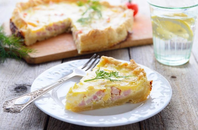 Buzet - grad-buzet.net - Šarena pita s šunkom i salata