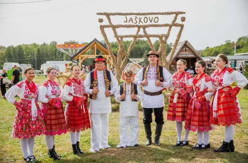 Buzet - grad-buzet.net - Doživite vikend iz snova na omiljenoj obiteljskoj manifestaciji! Počinje najbogatiji Štrudlafest do sada!